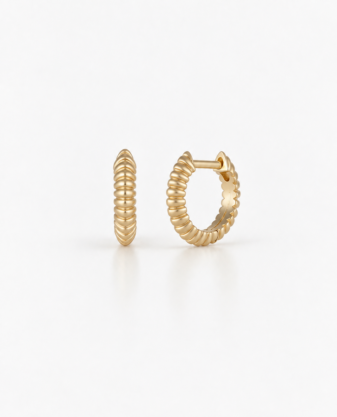Fluted Knife Edge Mini Huggie Earrings